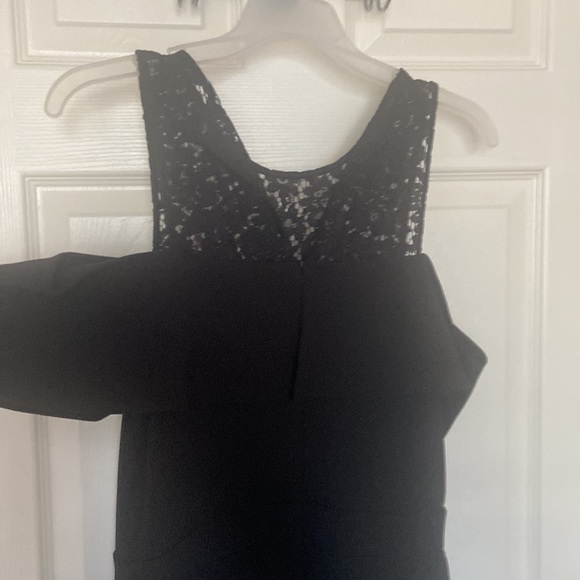 Black cold shoulder jumpsuit - Picture 2 of 4